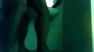 公廁遇到騷