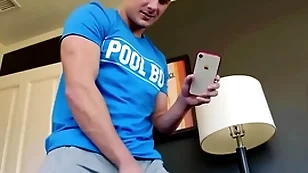 Muscular make aware of fingers and breeds stepbro in front giving bj