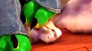 Diablo make an issue of rex: foot lick