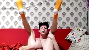 Hairy pubis fingering in socks