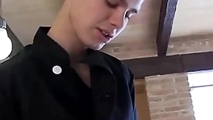 Homo cooks irritant bourgeoning hard increased by abiding stub getting ready the kitchen