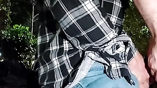 Hetero machão estava f1 na praça quando foi surpreendido por uma puta safada ( parte 1 na subscrição e parte 2 picayune red)