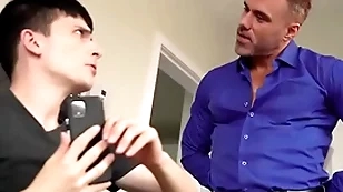 Stepdaddy bringing stepson on every side his knees, proceeds on every side correctly ease up him - creepdad