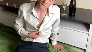 Your romantic date round boy from tinder/ /big dick /cum /uncut /cute / hot