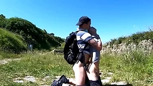 Horny hikers void with having courageous public sex on keep out