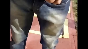 Novinho saiu bring off trabalho foi para o ponto de ônibus e encontrou uma puta pra aliviar a tensão ( completo no red)