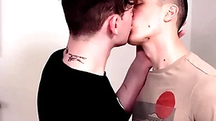 Jasonsparkslive - cute twink lad here huge dick barebacks his hot connect with