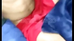 Um baseado e muita putaria entre esses dois amigos hetero que delicia de assistir