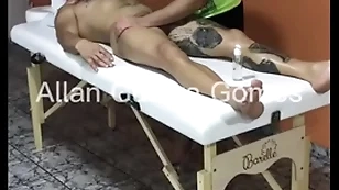 Sessão de massagem com o massagista rio de janeiro fez final feliz no lutador de mma allan guerra gomes completo no x vídeos red-hot - parte 1