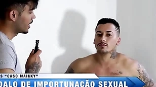 O jogador bateu um bolão no meu rabo