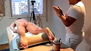 Massagista gostoso me deixou doll-sized tesão