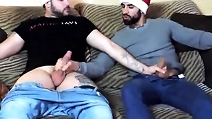 Straight associates getting hot for christmas - ripsnorting javi & zeus ray
