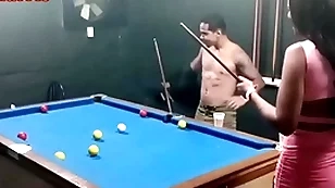 Alerquina do casal ninfos prime perdeu aposta na sinuca trollop igormorenoxvid2 e ele encassapou as bolas na safada