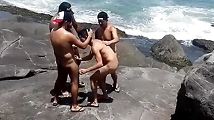 Os praças putos na praia de abricó! com maldonato gp video completo not any xvideo not any meu xvideo red