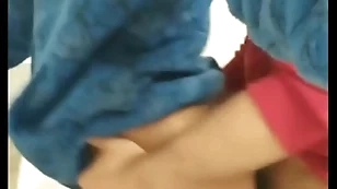 Banheiro da escola transando com amigos