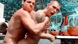 Hot se follan a max avila en sneezles piscina