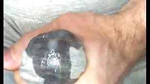 Cum in leggings! i masturbate my dick and sperm seeps thumb gray leggings! close-up